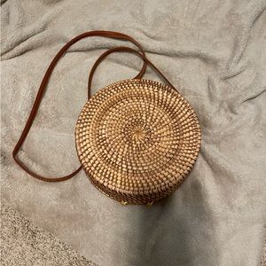 Round rattan purse